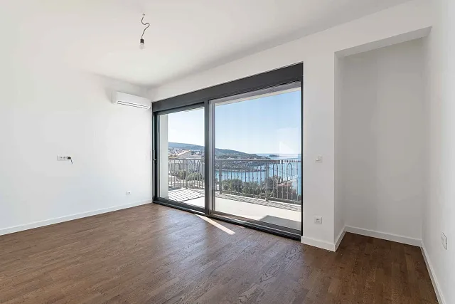 Zwei Luxusvillen in Utjeha, 250 m², mit Garage
